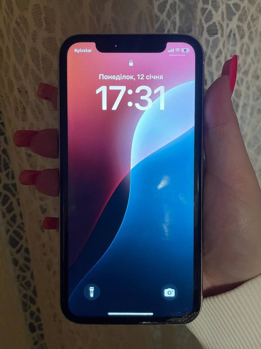 iPhone 11, договірна ціна -+7000грн