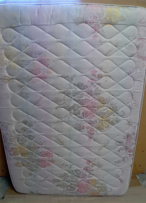 Colchão de molas 133x183 cm - CAMA CASAL