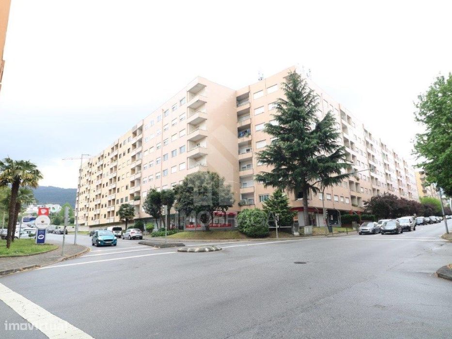 Venda Apartamento T2, em Lamaçães, Braga
