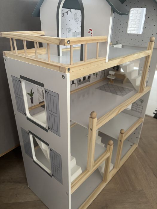 Domek dla lalek + meble