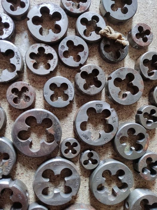 Продам   плашки.