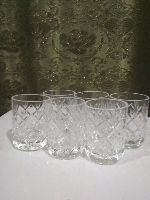 Продам стаканчики хрустальныеые