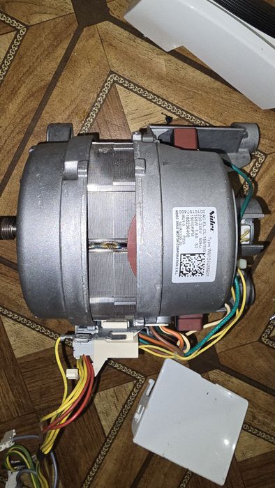 Запчастини з пральної машини ELECTROLUX