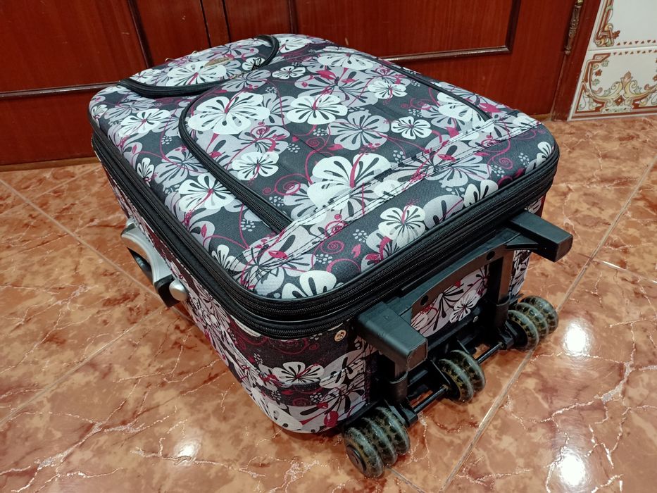 Mala malas de porão até 23 kg viagem casa quarto apartamento carro.