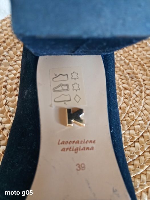 Pantofle Kazar czarny zamsz naturalny 39