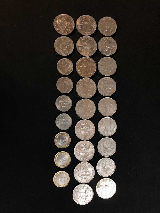 Conjunto de 54 moedas comemorativas - 80s e 90s