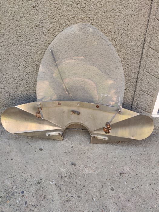 Стекло ветровое на МТ Днепр Урал К 750