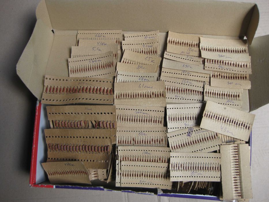 Резисторы МЛТ-0.125 ,0,5 новые 1400 шт. свыше 80 номиналов по 15-20 шт