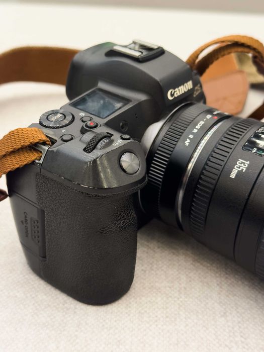 Фотоапарат Canon EOS R Body