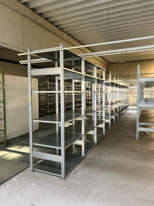 Regały półkowe Schäfer system R 3000 240 mb. w czterech rzędach regały magazynowe