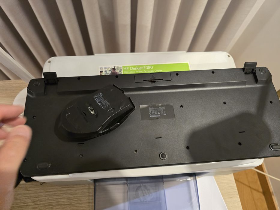 Vendo teclado +Rato Wi-Fi Sem fios