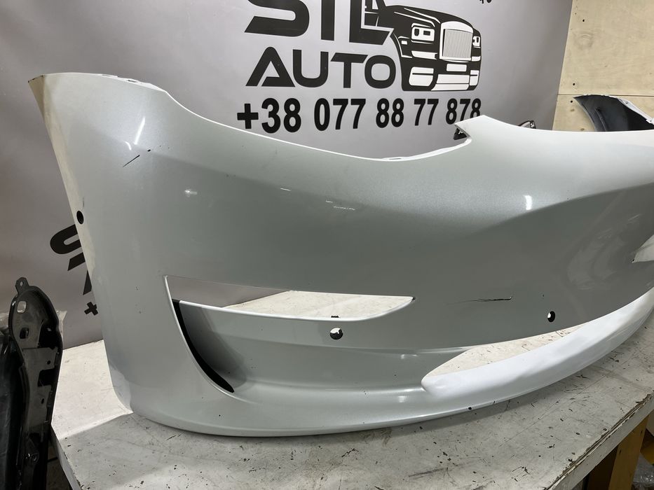 Передній бампер Tesla Model 3