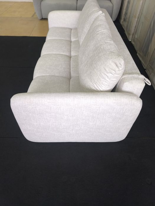 Elegancka sofa 3-osobowa - nowoczesny styl