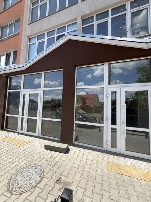Продаж фасадного комерційного приміщення