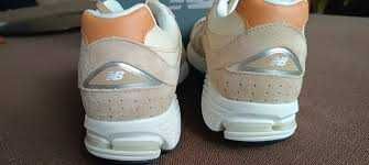 (r. 43- 28 cm) New Balance 2002R Incense Sepia Bone M2002REF nike