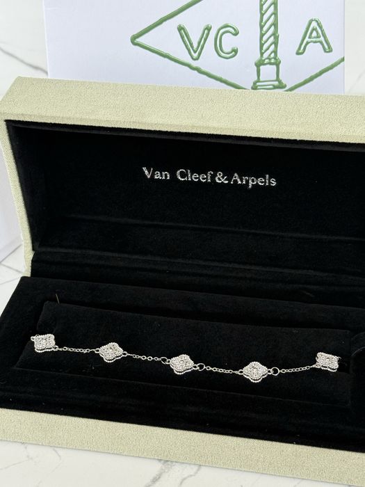 Браслет Van Cleef & Arpels  розмір регулюється, посріблення 925 проби,з камінцями, конюшина, клевер ван клиф, цепочка, серебро, ланцюжок
