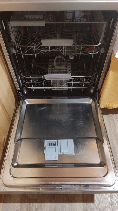 Посудомийна машина Hotpoint Ariston, на запчастини або ремонт