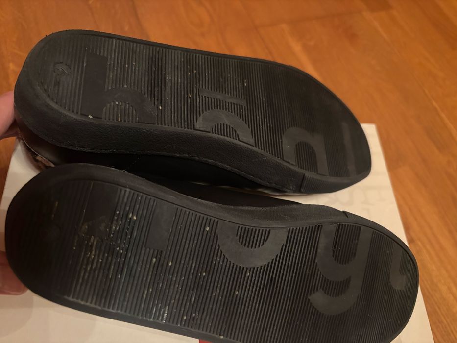 Кросівки жіночі на шнурках