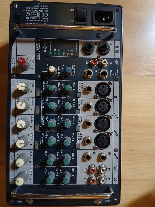 Yamaha stagepas 300