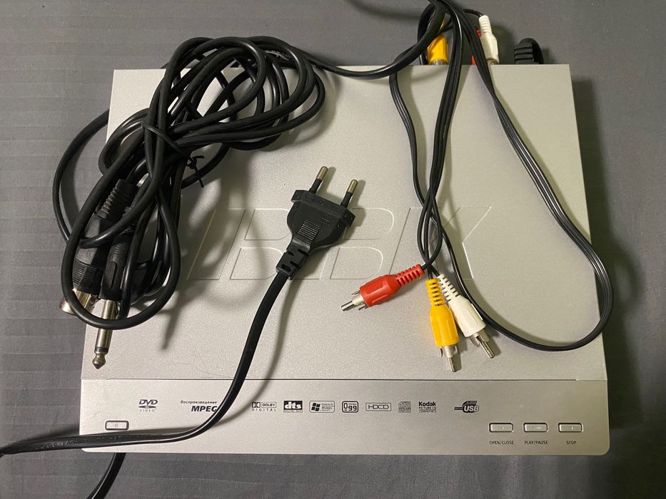 Караоке DVD-плейер BBK DV118SI + микрофон