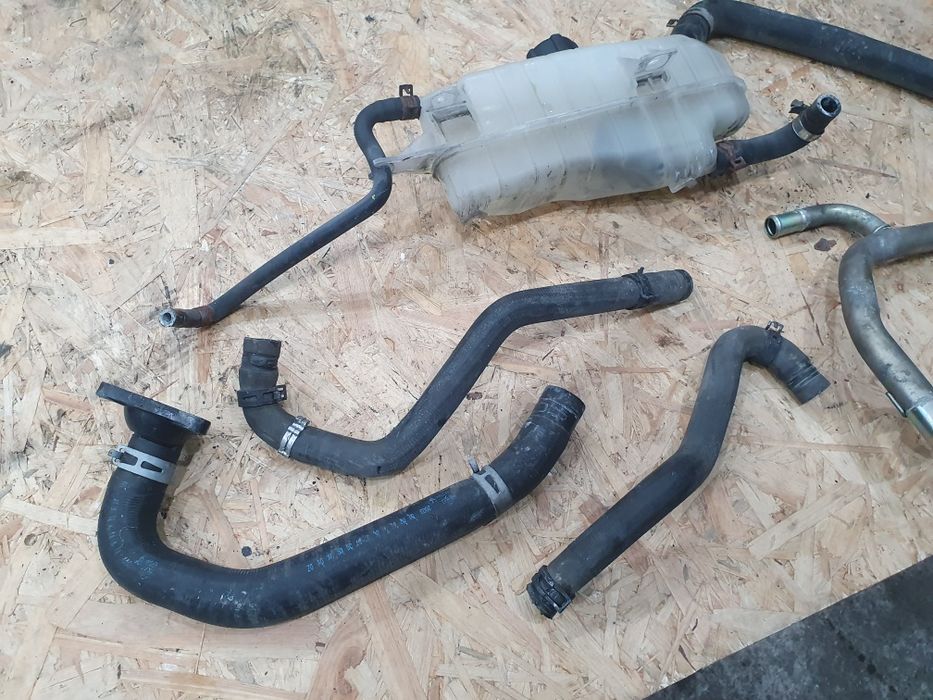 Magistrala króciec zbiorniczek wąż wodny Nissan Micra k12 1.2 04r