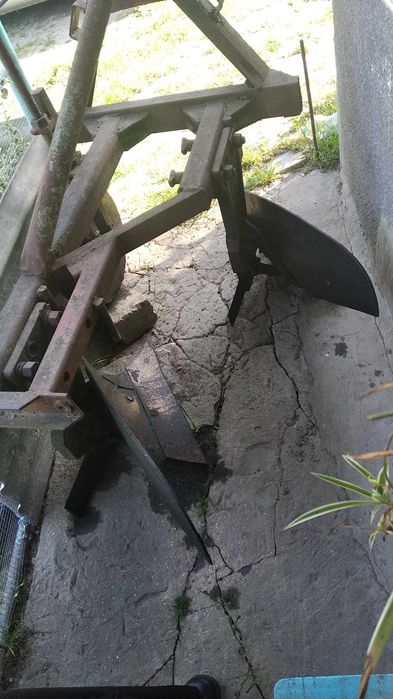 Плуг двох корпусний