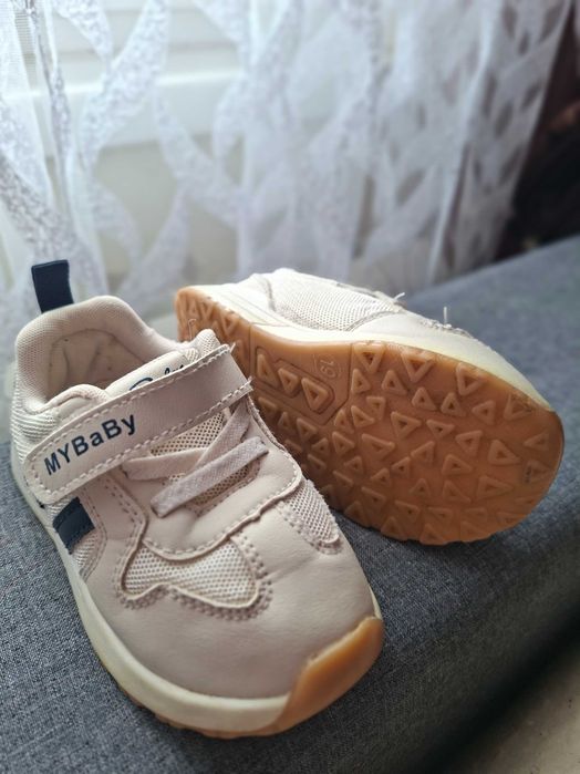 Стильні та зручні кросівки MYBaby для малюка
