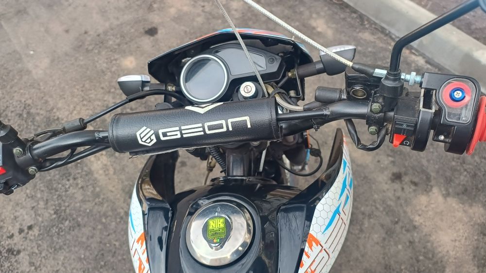 Geon X-Road 200 Light