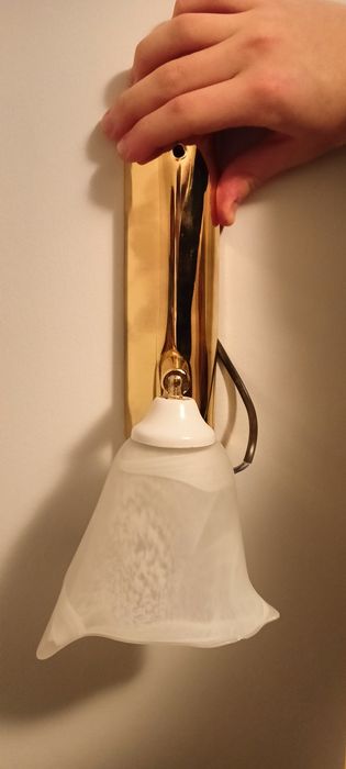 Kinkiet regulowany zloty z bialym klosz