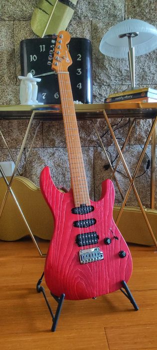 Charvel Pro-Mod DK 24 HSS 2pt Red Ash