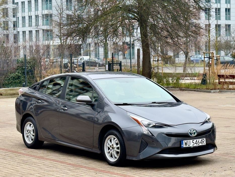 Toyota Prius 44 444zl netto