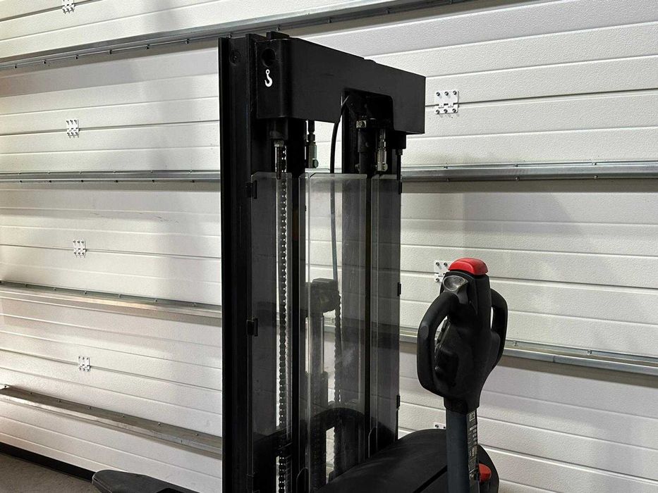 Empilhador Elétrico LOC A12TLL42 – 1200kg – 4,20m – Bateria Nova