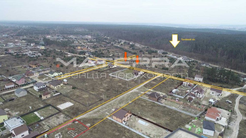 Продаж земельних ділянок по 5.5 соток у с. Бобриця. Газ, світло по вул