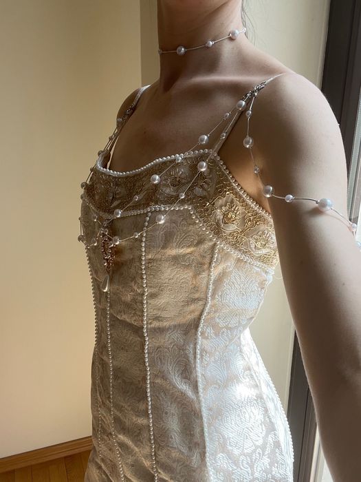 Sukienka krem złoto na lato ramiączka