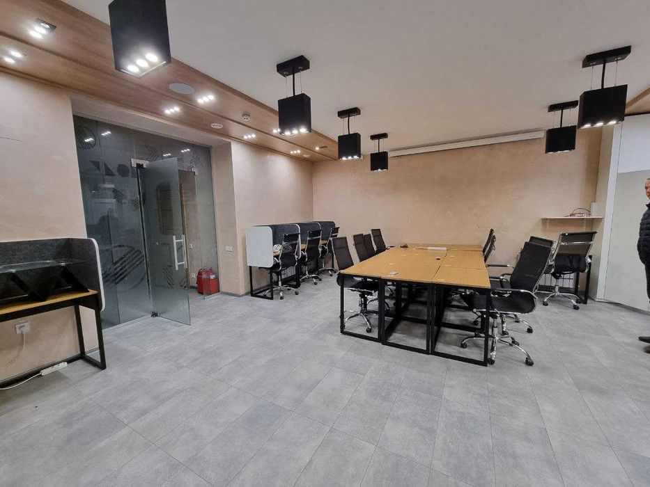 Продаж топового приміщення в центрі міста, новобудова