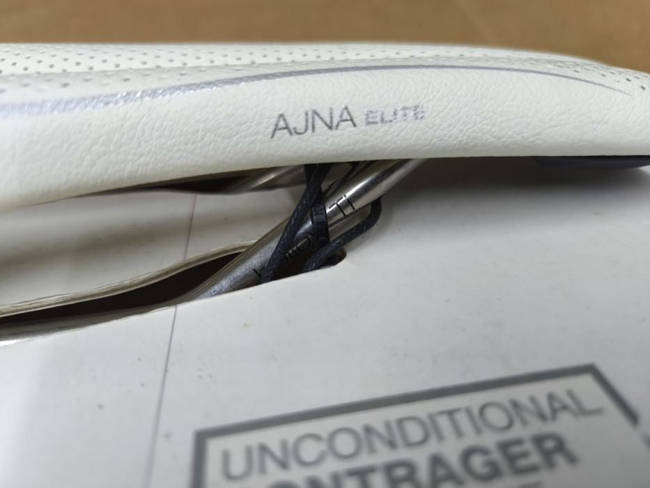 Siodełko damskie Bontrager Ajna Elite Titanium 154mm