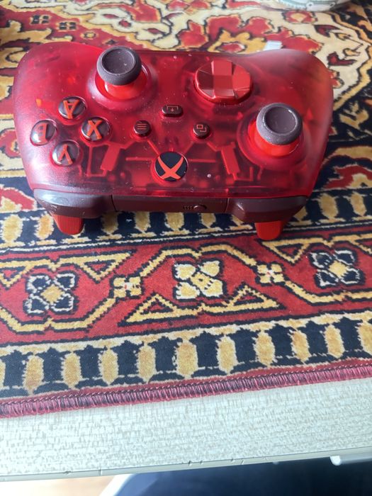 Pad do xboxa czerwony