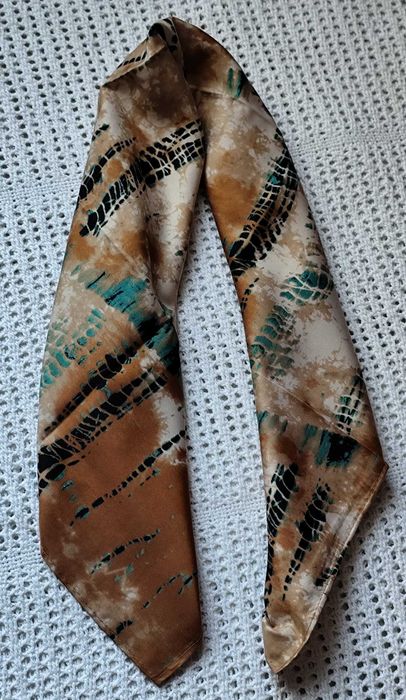 H&M camel szmaragdowa zielona czarna apaszka chustka wzory print