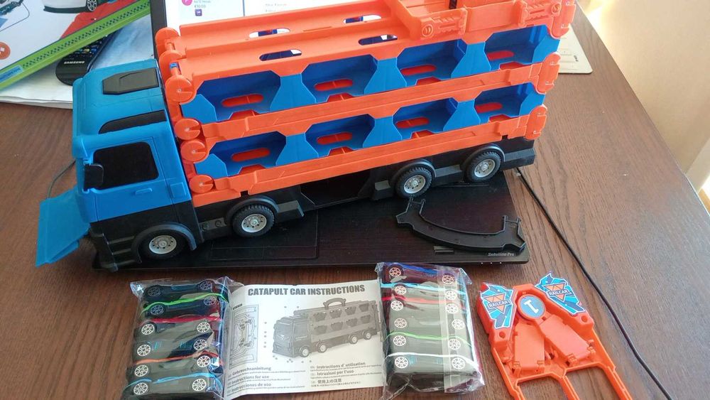 Camião Porta-Carros de 2 Andares c/ Lançador + 12 Carrinhos