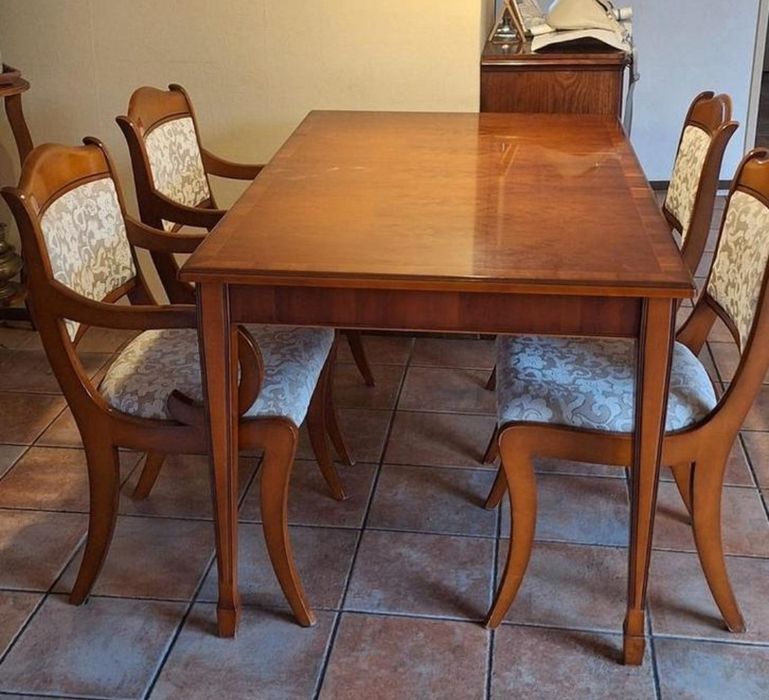 Stół z krzesłami buk