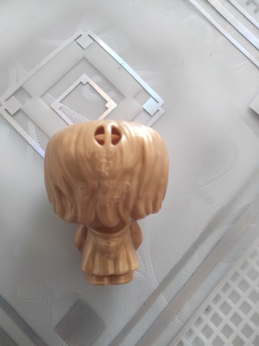 Продам золотого Гарри Поттер 401 из Киндер