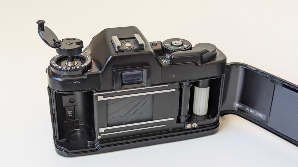 Фотоапарат Ricoh KR-10 (Sears KX-P) з об'єктивом 50 мм f 2.0