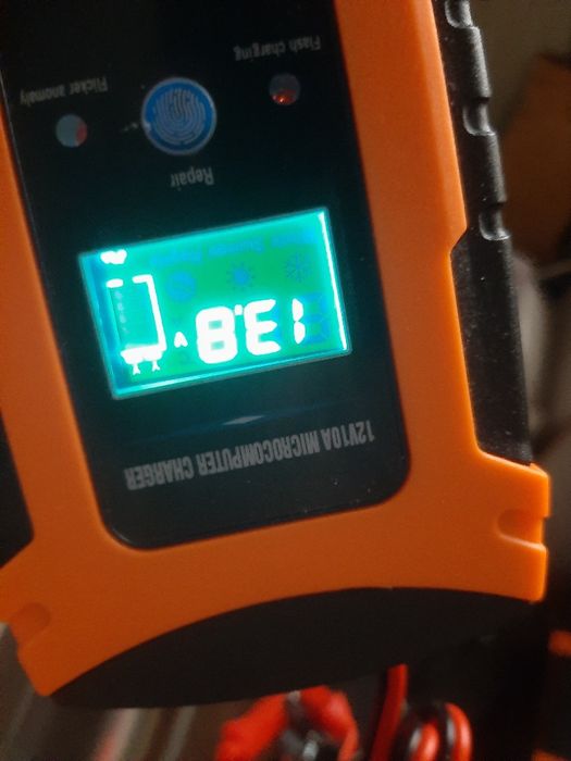 Зарядное  12 V 10 А и 6А для авто и др.