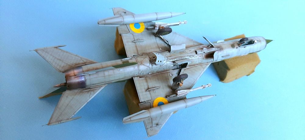 Модель самолета МиГ 21 МФ 1/48