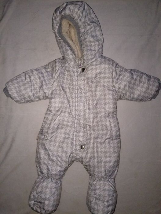Продам детский теплый комбинезон