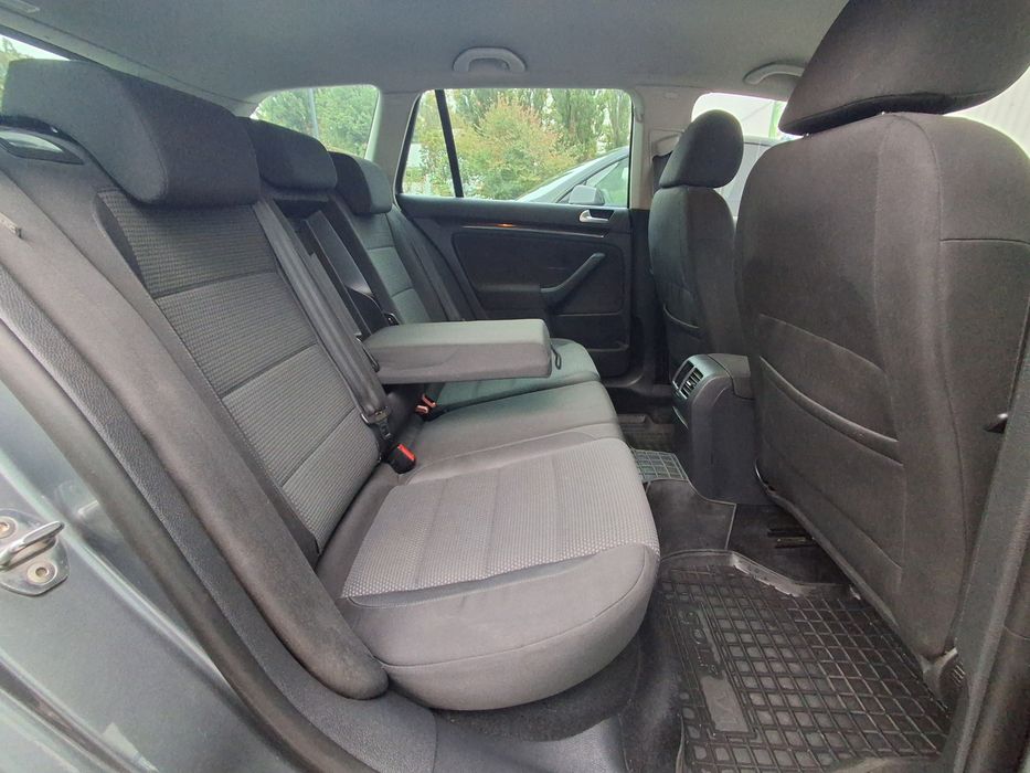 Volkswagen Golf VI 2012 в рідній фарбі