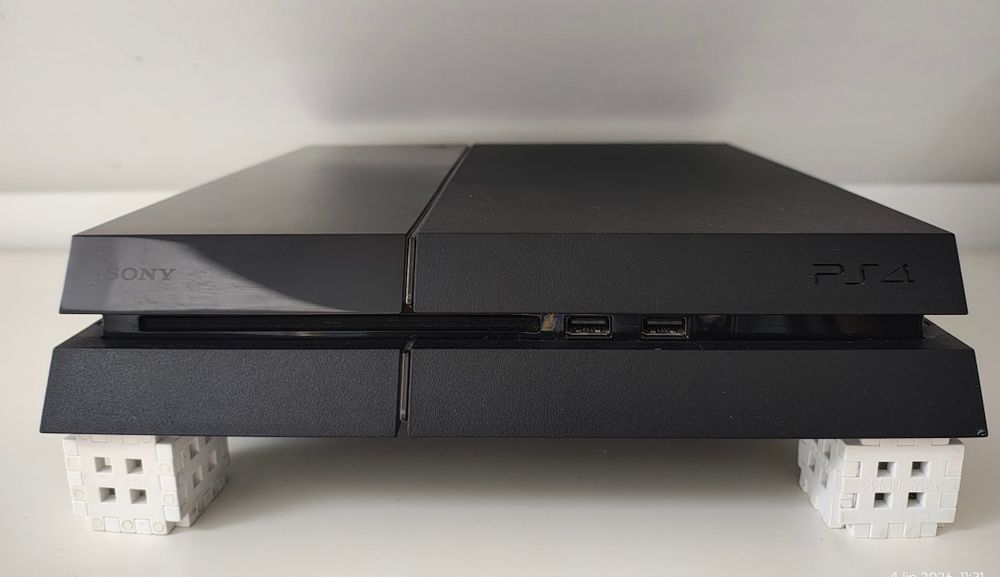 Konsola  PlayStation 4   PS4