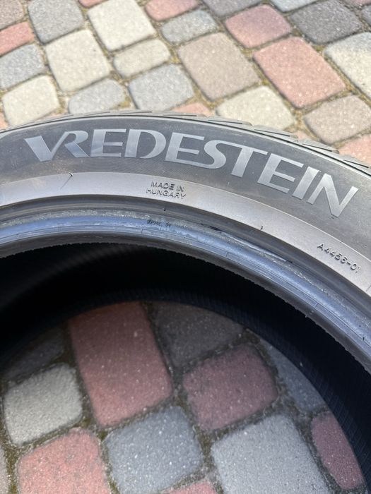 Opony wielosezonowe całoroczne vredestein 285/45R20