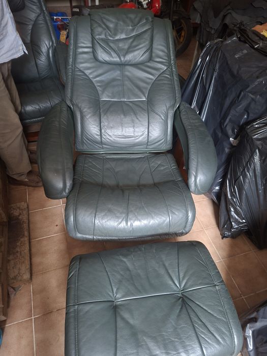 Sofás articulados  em pele  verde