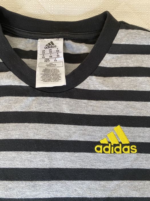 Tshirt adidas às riscas xs